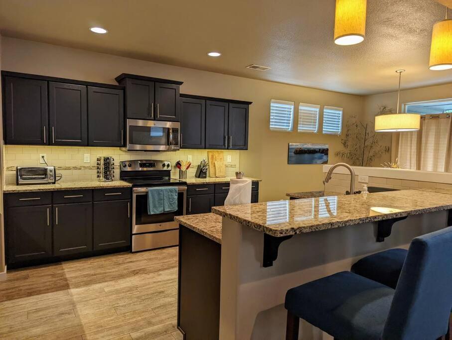Spacious 3-Bedroom Home With Outdoor Space Eugene Eksteriør bilde