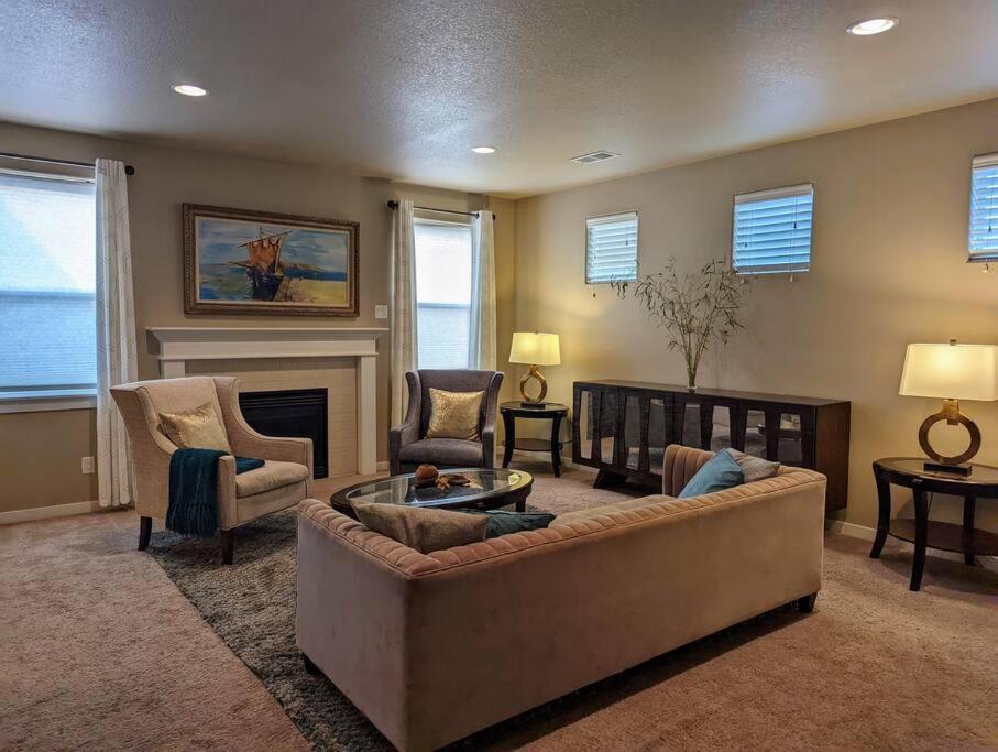 Spacious 3-Bedroom Home With Outdoor Space Eugene Eksteriør bilde