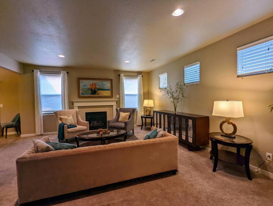 Spacious 3-Bedroom Home With Outdoor Space Eugene Eksteriør bilde