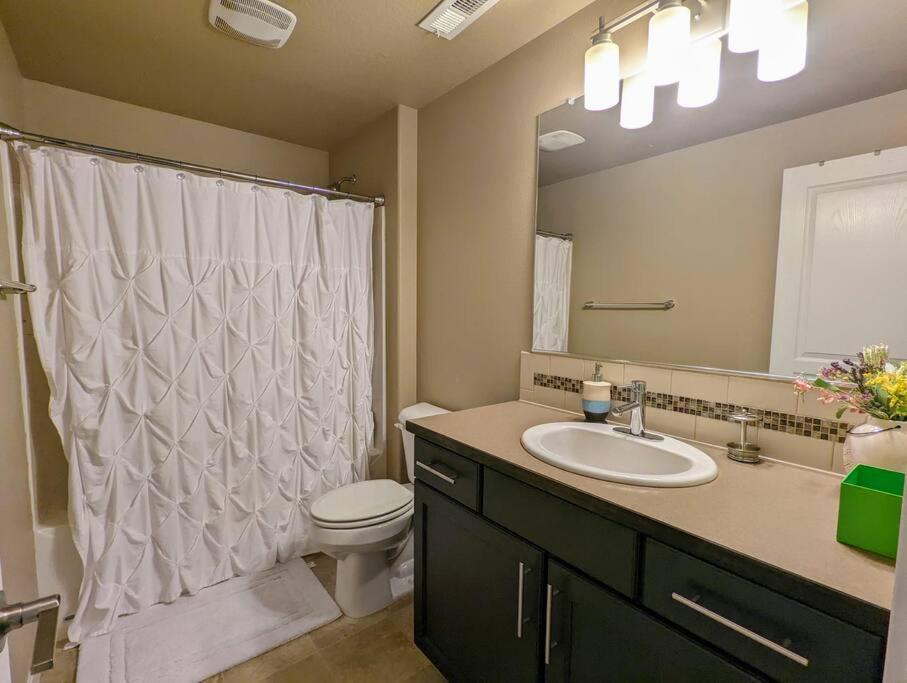 Spacious 3-Bedroom Home With Outdoor Space Eugene Eksteriør bilde